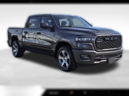 Ram 1500 Express 4x2 Crew Cab 5'7" Box 2026