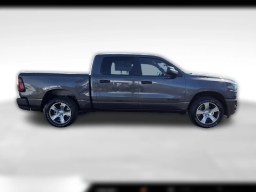 Ram 1500 Express 4x2 Crew Cab 5'7" Box 2026