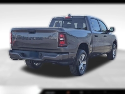 Ram 1500 Express 4x2 Crew Cab 5'7" Box 2026