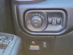 Ram 1500 Big Horn 4x4 Crew Cab 5'7" Box 2026