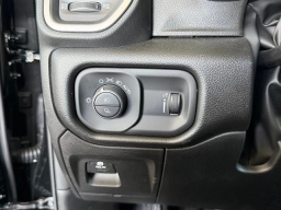 Ram 1500 Express 4x4 Crew Cab 5'7" Box 2026
