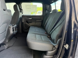 Ram 1500 Express 4x4 Crew Cab 5'7" Box 2026