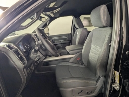 Ram 2500 Big Horn 4x4 Crew Cab 6'4" Box 2026