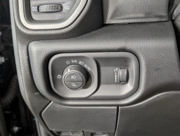 Ram 2500 Big Horn 4x4 Crew Cab 6'4" Box 2026