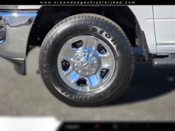 Ram 2500 Tradesman 4x4 Crew Cab 8' Box 2026