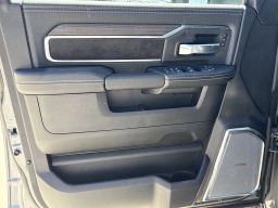 Ram 2500 Laramie 4x4 Mega Cab 6'4" Box 2026