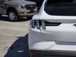 Ford Mustang Mach-E Select RWD 2026