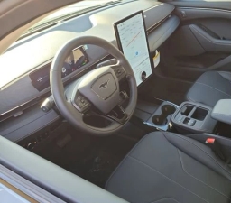 Ford Mustang Mach-E Select RWD 2026