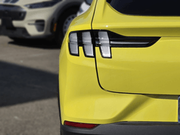 Ford Mustang Mach-E Select AWD 2025