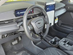 Ford Mustang Mach-E Select AWD 2025