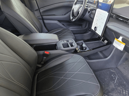 Ford Mustang Mach-E Select AWD 2025