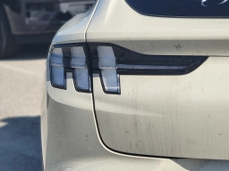 Ford Mustang Mach-E Select AWD 2025