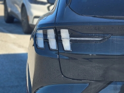 Ford Mustang Mach-E Premium RWD 2025