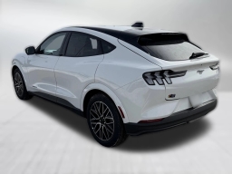 Ford Mustang Mach-E Premium AWD 2025
