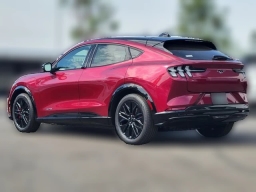Ford Mustang Mach-E Premium AWD 2025