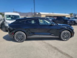 Ford Mustang Mach-E Premium AWD 2025
