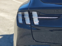 Ford Mustang Mach-E Premium AWD 2025