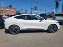 Ford Mustang Mach-E Premium AWD 2025