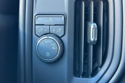 Chevrolet Silverado 1500 Custom 2WD Crew Cab 147" 2026