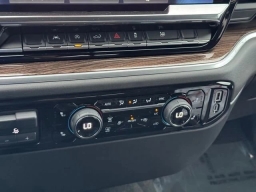 Chevrolet Silverado 1500 LT 2WD Crew Cab 147" 2025