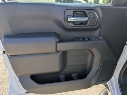 Chevrolet Silverado 1500 Custom 4WD Crew Cab 157" 2026