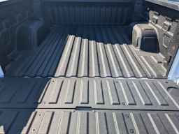 Chevrolet Silverado 1500 Custom 4WD Crew Cab 157" 2026