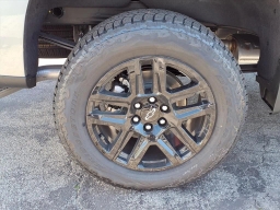 Chevrolet Silverado 1500 Custom Trail Boss 4WD Crew Cab 157" 2026