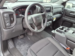 Chevrolet Silverado 1500 Custom Trail Boss 4WD Crew Cab 157" 2026