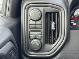 Chevrolet Silverado 1500 Custom Trail Boss 4WD Crew Cab 157" 2026