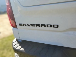 Chevrolet Silverado 1500 Custom Trail Boss 4WD Crew Cab 147" 2026