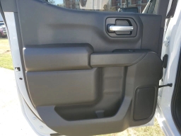 Chevrolet Silverado 1500 Custom Trail Boss 4WD Crew Cab 147" 2026