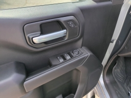 Chevrolet Silverado 1500 Custom Trail Boss 4WD Crew Cab 157" 2026