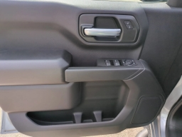 Chevrolet Silverado 1500 Custom Trail Boss 4WD Crew Cab 157" 2026