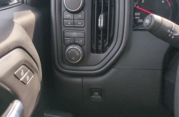 Chevrolet Silverado 1500 Custom Trail Boss 4WD Crew Cab 157" 2026