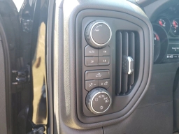 Chevrolet Silverado 1500 Custom Trail Boss 4WD Crew Cab 157" 2026