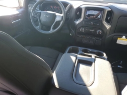 Chevrolet Silverado 1500 Custom Trail Boss 4WD Crew Cab 157" 2026