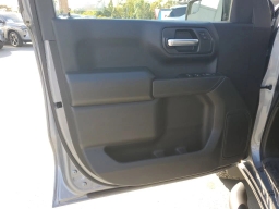 Chevrolet Silverado 1500 Custom Trail Boss 4WD Crew Cab 157" 2026