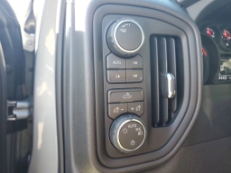 Chevrolet Silverado 1500 Custom Trail Boss 4WD Crew Cab 157" 2026