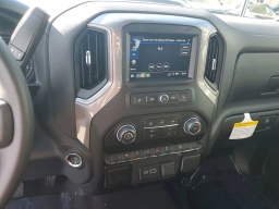 Chevrolet Silverado 1500 Custom Trail Boss 4WD Crew Cab 157" 2026