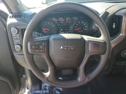 Chevrolet Silverado 1500 Custom Trail Boss 4WD Crew Cab 157" 2026