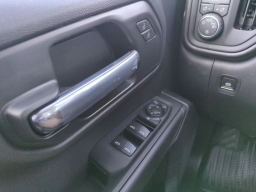 Chevrolet Silverado 1500 Custom Trail Boss 4WD Crew Cab 157" 2026