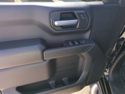 Chevrolet Silverado 1500 Custom Trail Boss 4WD Crew Cab 157" 2026