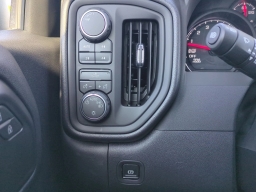 Chevrolet Silverado 1500 Custom Trail Boss 4WD Crew Cab 157" 2026