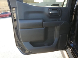 Chevrolet Silverado 1500 Custom Trail Boss 4WD Crew Cab 157" 2026