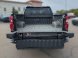 Chevrolet Silverado 1500 Custom Trail Boss 4WD Crew Cab 157" 2026