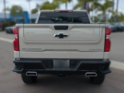 Chevrolet Silverado 1500 Custom Trail Boss 4WD Crew Cab 157" 2026