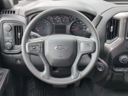 Chevrolet Silverado 1500 Custom Trail Boss 4WD Crew Cab 157" 2026