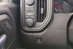 Chevrolet Silverado 1500 Custom Trail Boss 4WD Crew Cab 157" 2026