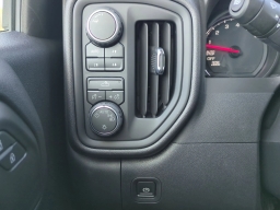 Chevrolet Silverado 1500 Custom Trail Boss 4WD Crew Cab 157" 2026