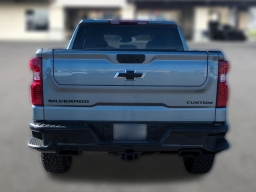 Chevrolet Silverado 1500 Custom Trail Boss 4WD Crew Cab 157" 2026